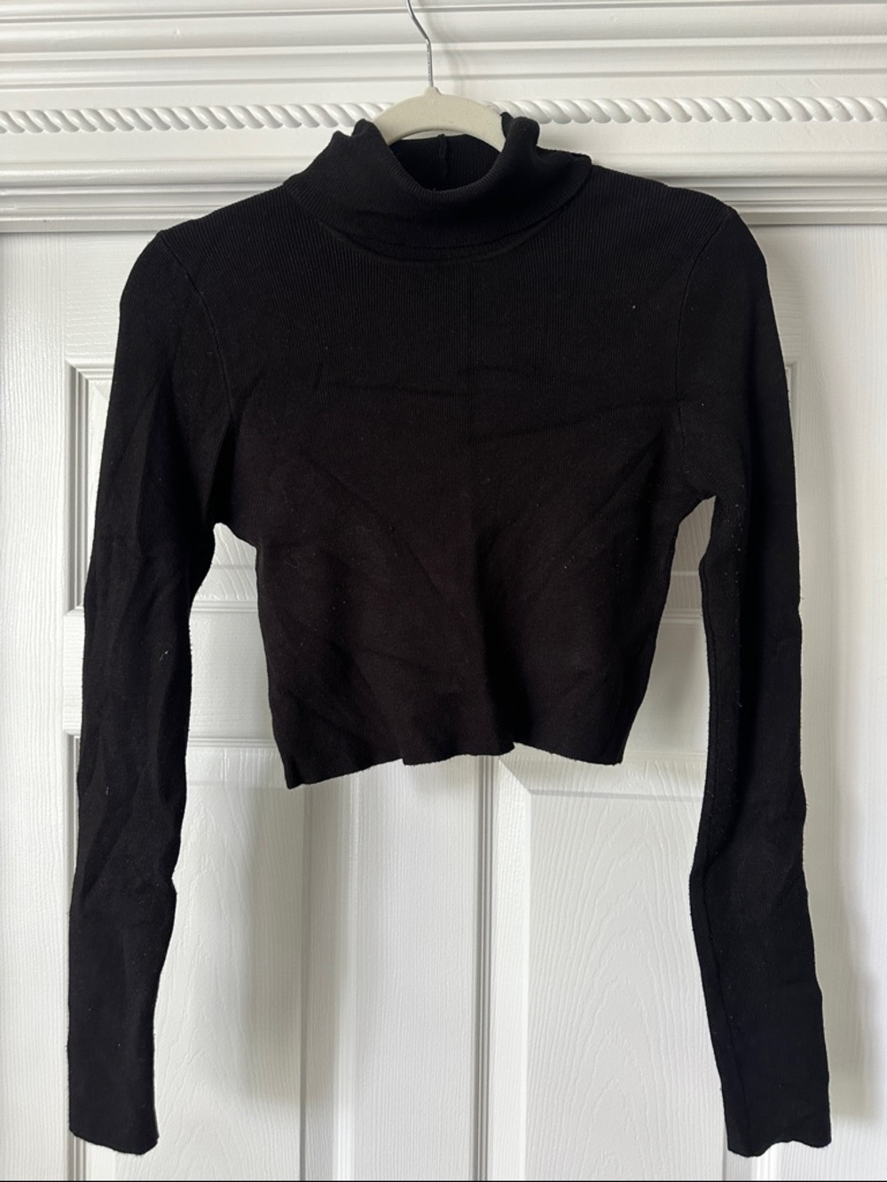 Forever 21 Black Cropped Turtleneck Long-Sleeve Top